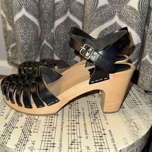 Swedish Hasbeens Snake Debutant Closed Toe Wooden Clogs Black